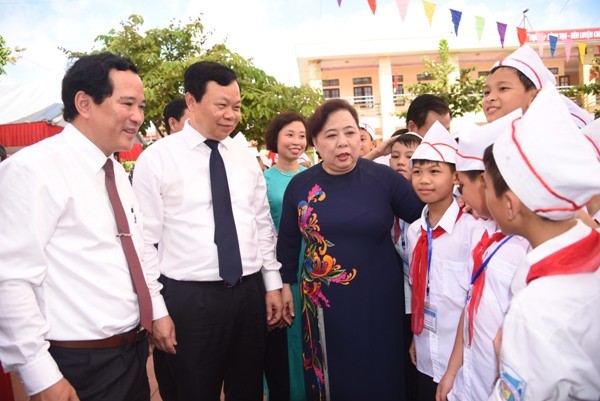 Chủ tịch HĐND TP dự Lễ Khai giảng tại Trường THCS Phương Trung, Thanh Oai